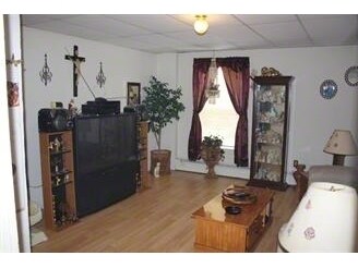 Primary Photo - 295-297 Bates St