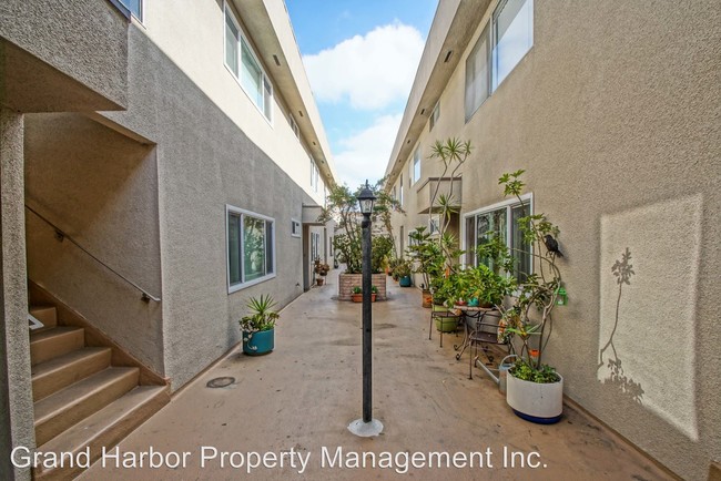 Foto del edificio - 1625 E Maple Ave