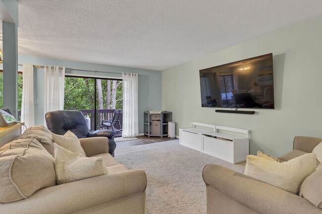 Foto del edificio - Valparaiso: 3 Bedroom Home in Waterfront C...