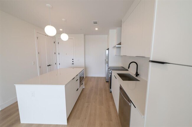 Foto del edificio - 1701 Simond Ave