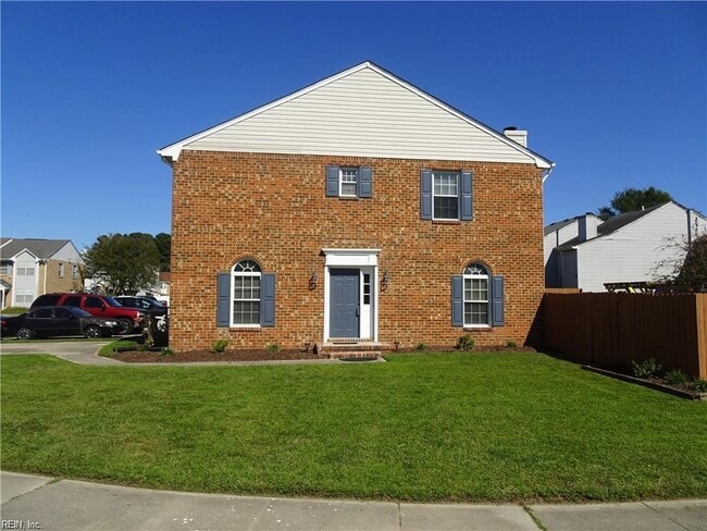Building Photo - 420 Greenview Dr