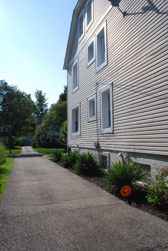 Building Photo - 2363 Ashurst Rd