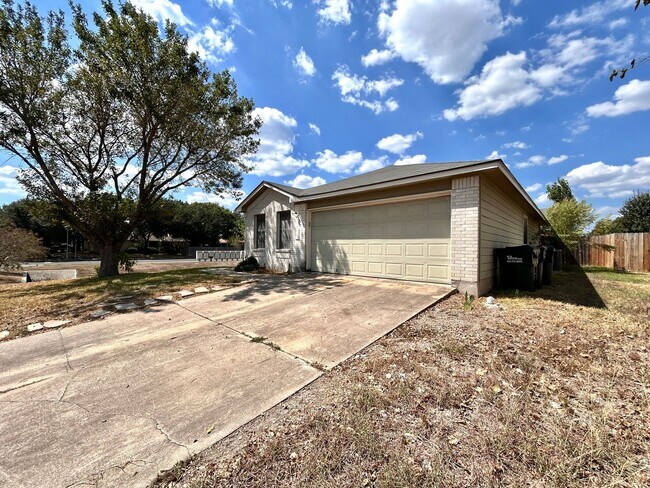 Foto del edificio - 3 Bed | 2 Bath – Cozy One-Level Home with ...