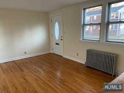 Foto del edificio - 405 Ridge Rd