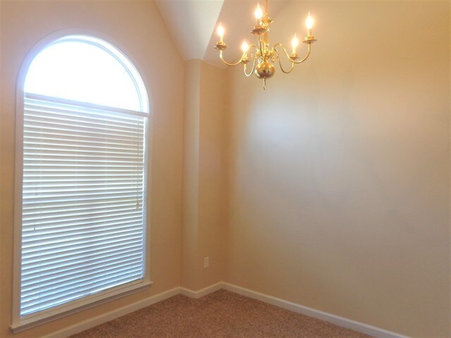 Foto del edificio - 6909 Parkbrook Lane