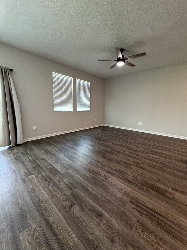 Foto del edificio - For Rent | Like-New 3 Bedroom, 2 Bath Home...