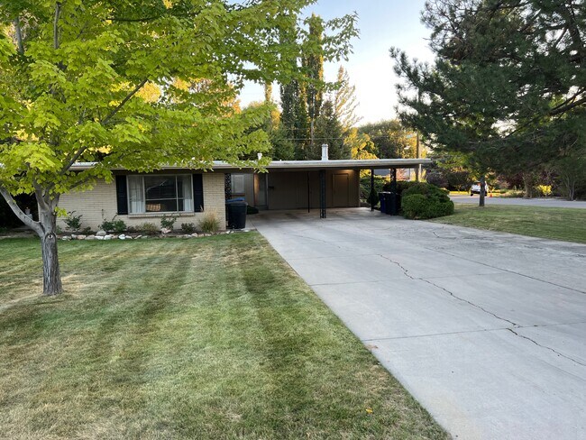 Building Photo - 3489 S Millcreek Way