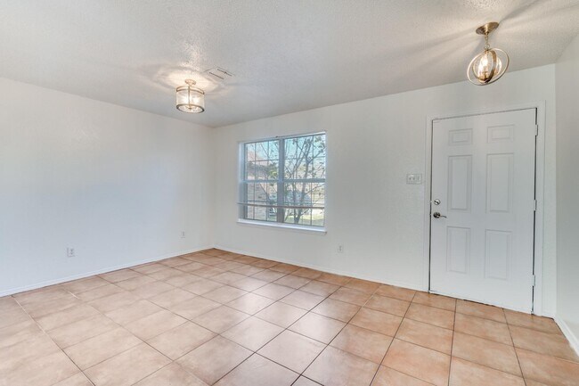 Building Photo - 10141 Chapel Rock Dr