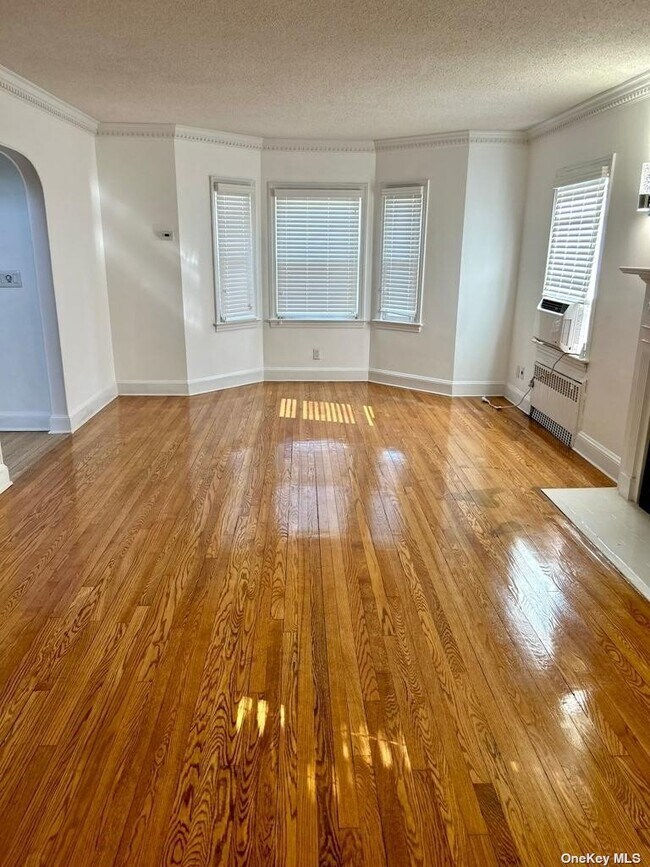 Foto del edificio - 350 Livingston Pl