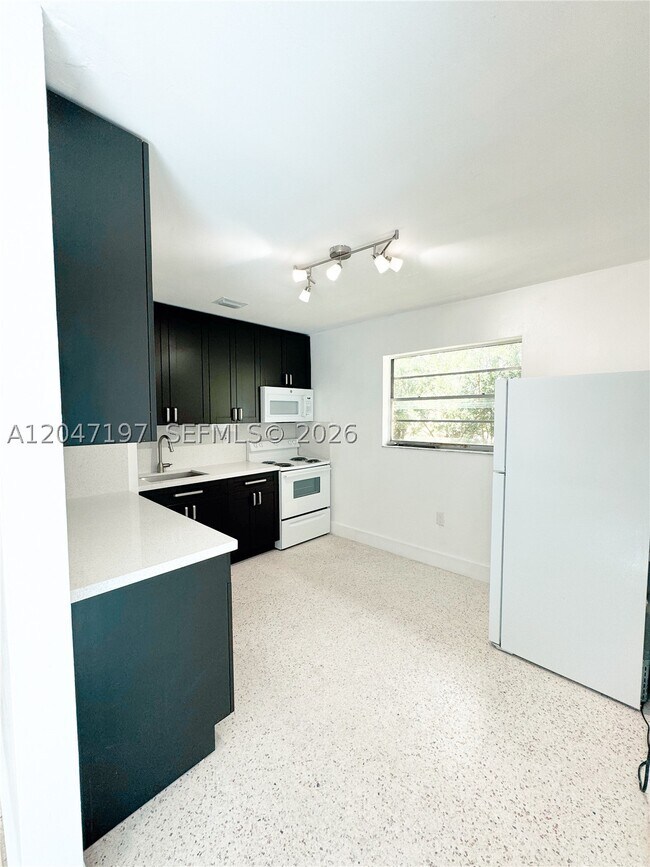 Foto del edificio - 1235 NW 6th St