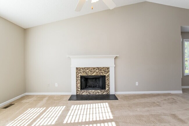 Foto del edificio - 111 Hunter Pl