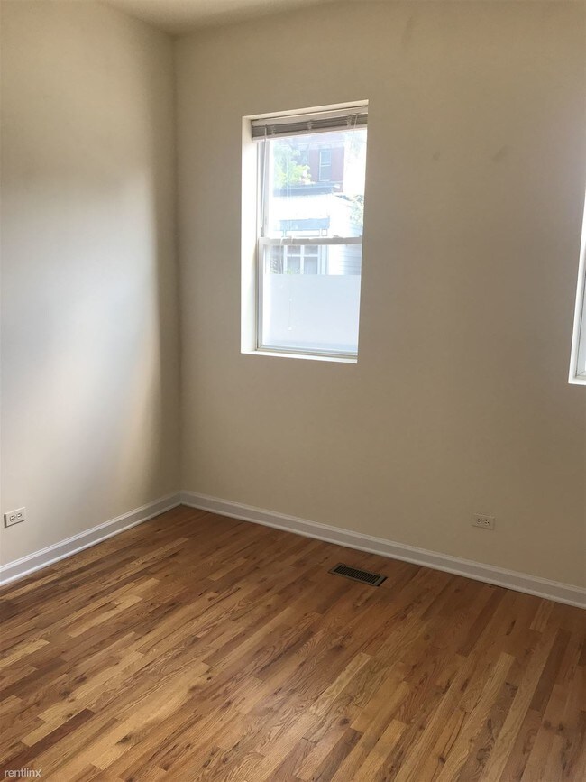 Foto del edificio - 2056 N Leavitt St