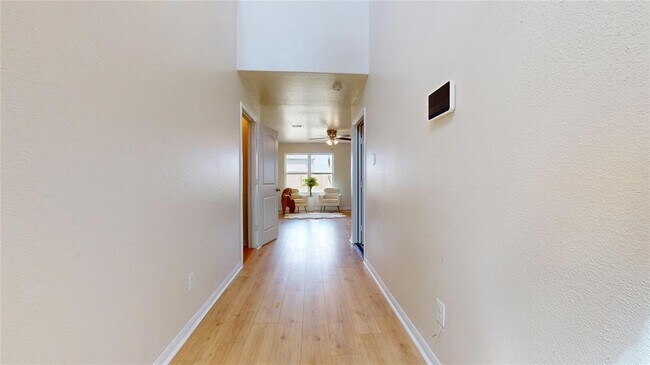 Foto del edificio - 2429 Regatta Ln