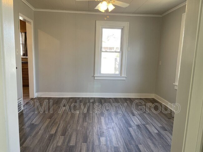 Foto del edificio - 721 SW Park Ln