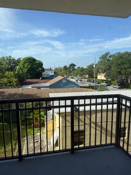 Foto del edificio - 2647 NW 25th Ave