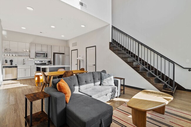 Foto del edificio - 423 E Michigan St