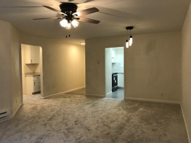 Foto del edificio - 1204 N Abbott Ave