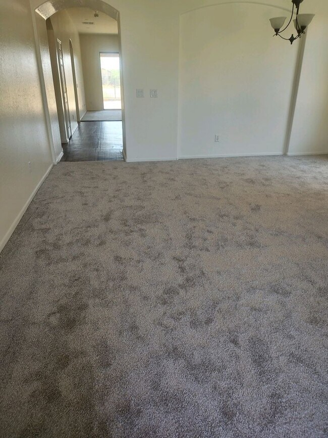 Building Photo - Laveen single story rental home 4 bed / 2 ...