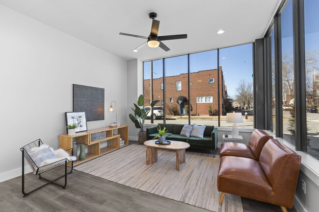 Building Photo - 6012 Southwest Ave