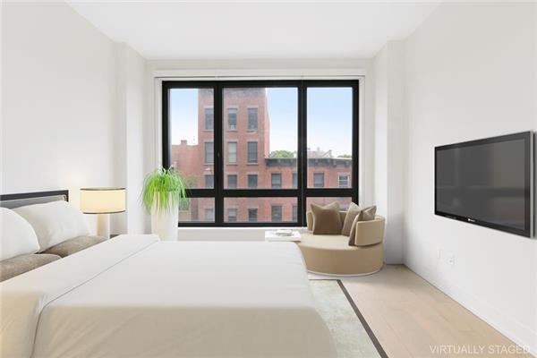 Foto principal - 550 Vanderbilt St