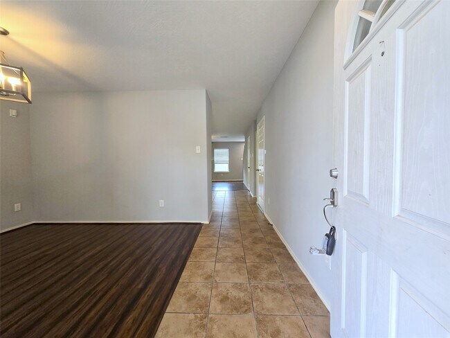 Foto del edificio - 1423 Stone Bluff Dr