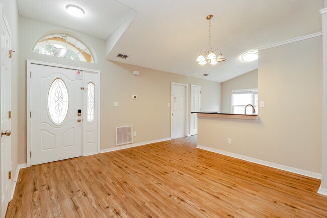Foto del edificio - 2135 Remington Pointe Blvd