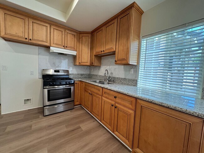 Foto del edificio - Upgraded 1 bedroom 1 bathroom, Great Glendale Location