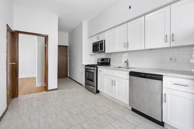 Building Photo - 49-51-51 Wallis Ave