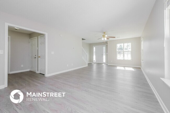 Foto del edificio - 6233 Hickory Ln Cir