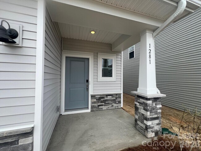 Foto del edificio - 1281 30th St Ln NE