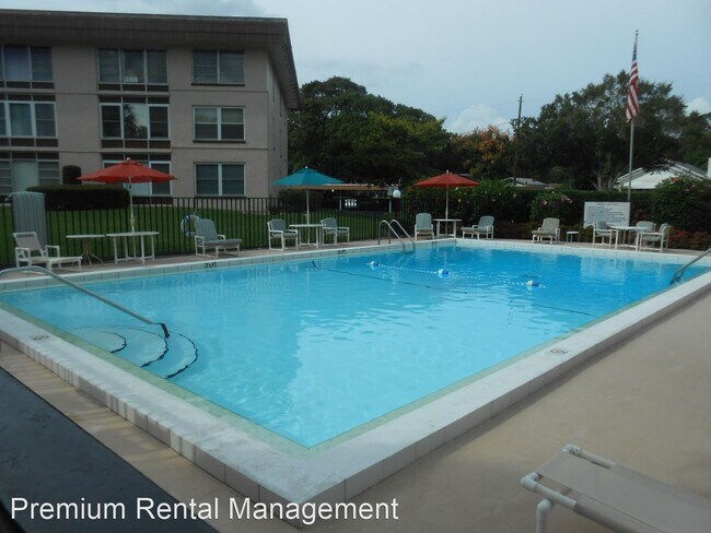 Foto del edificio - 333 Lake Howard Dr