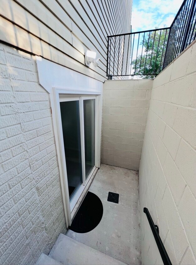 Foto principal - 9538 Clematis St