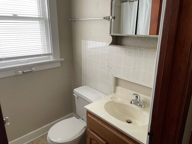 Building Photo - 3BR Ranch
