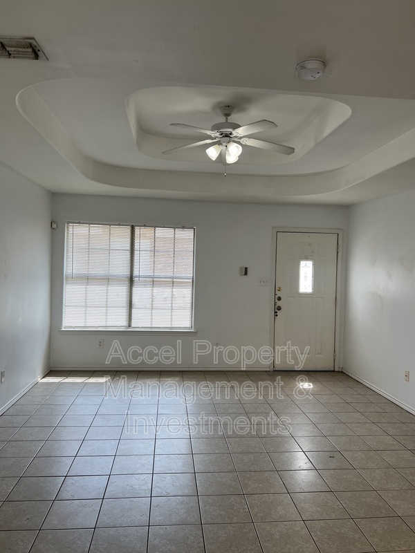 Building Photo - 1004 Fort Hood Ave