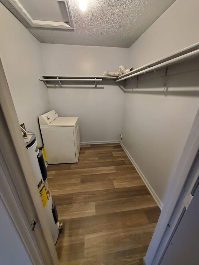 Foto del edificio - 2401 Markwood Ln SE