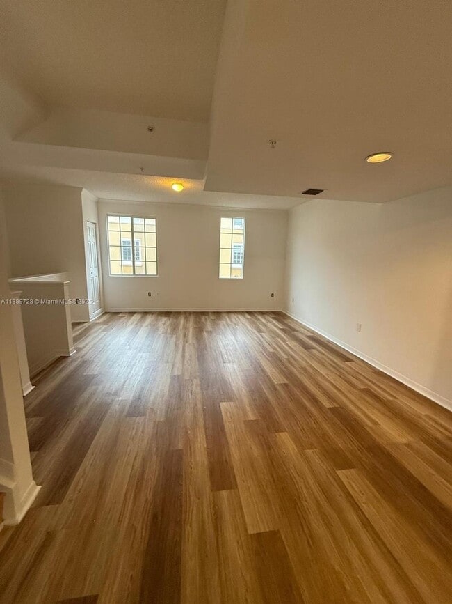 Foto del edificio - 2941 NE 185th St
