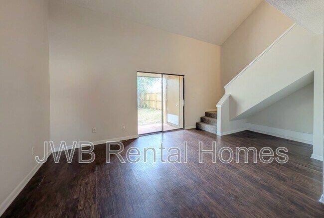 Foto del edificio - 5446 Pinehaven Ct