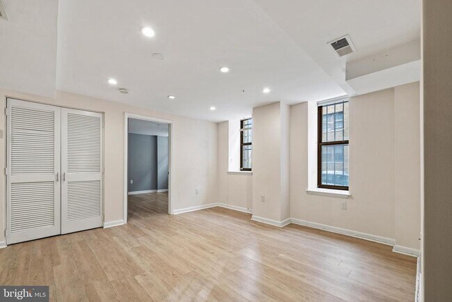 Foto del edificio - 2633 Adams Mill Rd NW