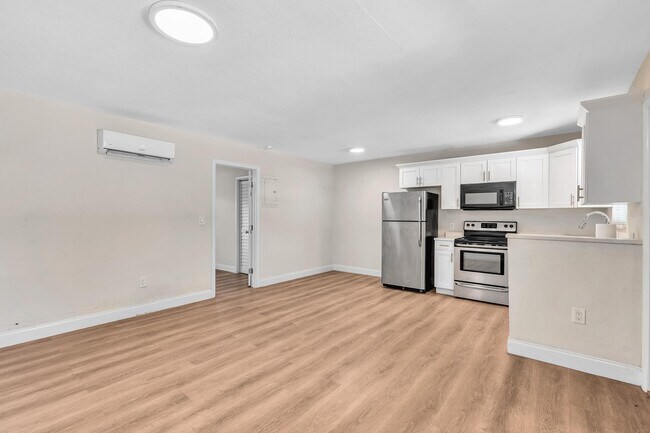 Building Photo - 800 Moffett St