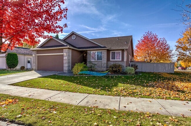 Foto del edificio - 2656-Square Foot Home with 4 Beds and 3 Ba...