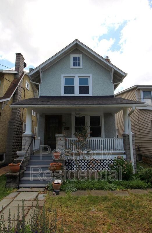 Photo - 2417 Otis St NE House