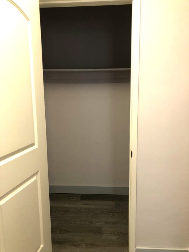 Small Walk In Closet - 3189 Cheviot Vista Plz