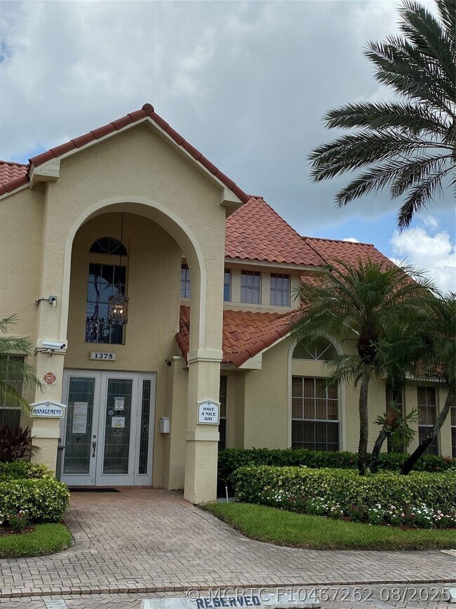 Building Photo - 1265 SW 46th Ave