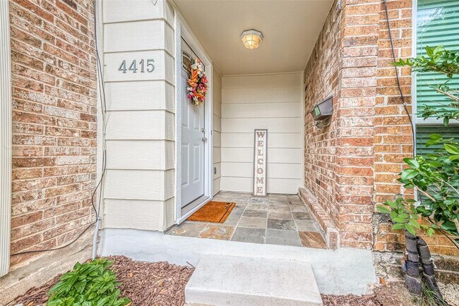 Building Photo - 4415 Basswood Ln