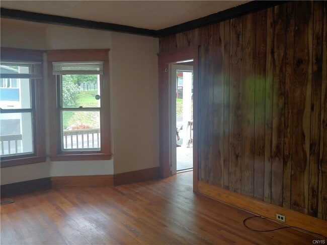 Building Photo - 122 Reed Ave