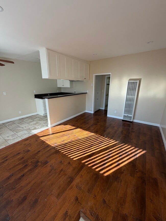 Building Photo - 15117 Budlong Ave