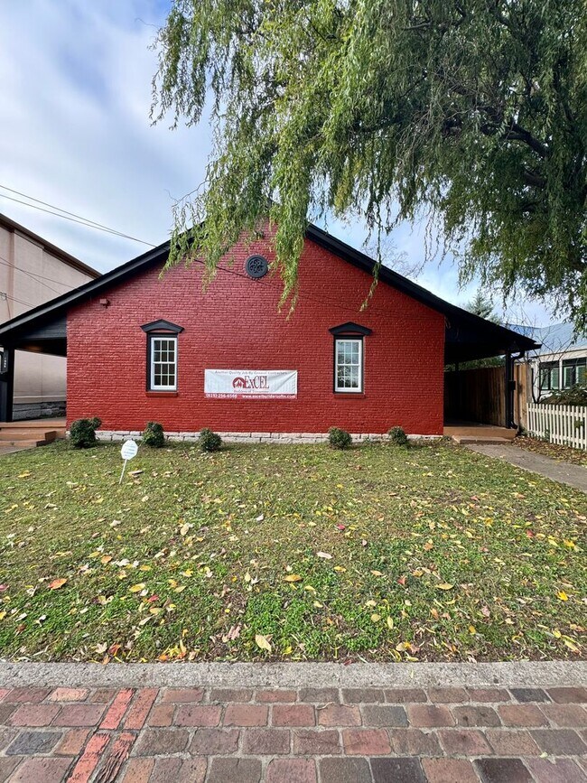 Building Photo - FULLY FURNISHED - Beautiful 1 Bed, 1 Bath Located in Historic Germantown w/ Flexible Lease Terms!