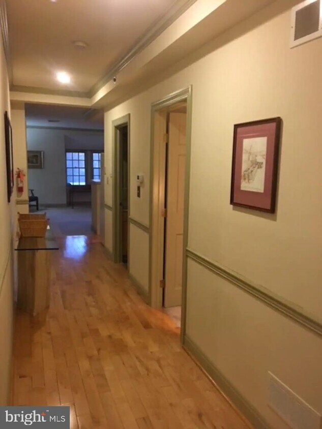 222 Delaware St Unit 4, New Castle, DE 19720 Apartment for Rent in New Castle, DE