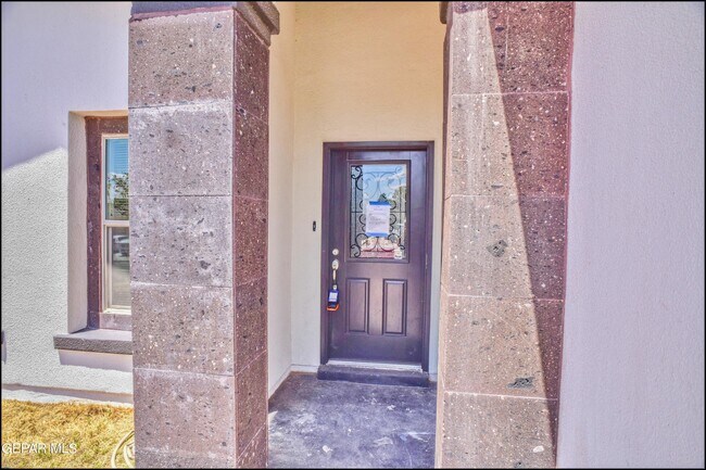 Foto del edificio - 452 Isaias Ave.