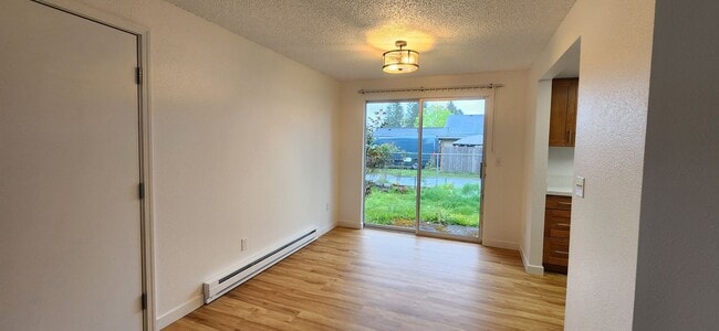 Building Photo - 32-4787